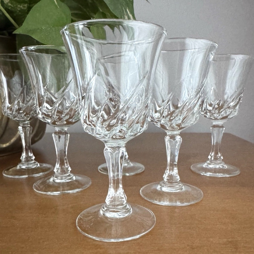 Set of 6 Retro Vintage Swirl Design Clear Glass Cordial Glasses – 4” Tall